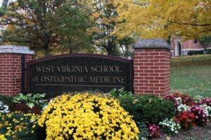 Fairmont State partnership fast-tracks med school admissions